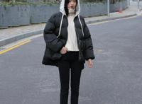 黑色面包服怎么搭配?黑色面包服搭配图片