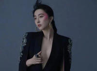 范冰冰海外杂志封面，真空上阵的诱惑穿搭
