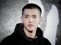 吴亦凡承认过的女友都有谁