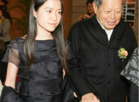 翁帆为97岁杨振宁产下一子是真的吗