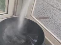女子炒锅倒油“炒”出龙卷风，这是怎么形成的？