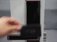 女子称住酒店深夜遭陌生男刷卡进入