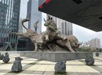 深交所门口的熊被拆除（对股市的未来更有信心了）