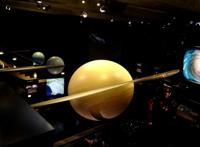 美国人发现24颗比地球更宜居星球，马斯克要殖民火星，诺比尔奖获得者研究新冠，你会给谁投票？