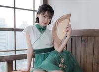 半藏森林整容前后对照的图片 好容貌好身材关键还透着“雅”