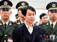 向华强在香港的实力到底有多大 张子强下跪给向华强真的吗
