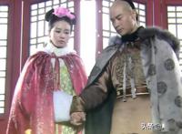 若曦第一次到底给了八爷还是四爷 最后和谁在一起了