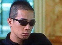 陈小春在电影里叫丧哥 葬礼揸fit人：一部陈小春演大丧的电影
