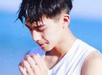 宋威龙个人资料家境以及学历 他不参加高考吗