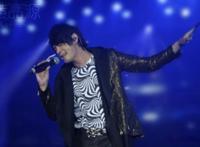 10首男声版伤感情歌 好听又入心