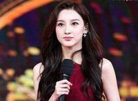 马凡舒泳装走秀意外划掉 桃色新闻意外走红