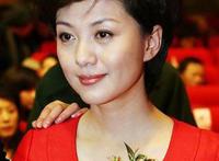 海霞主持人简历个人资料 她与老公罗永章在北京结婚