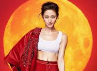 张天爱穿真空西装 走红之后被称作国民老公