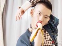 西红柿网红男个人资料 迅速的消失在人流中