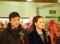 谢晖为什么恨佟晨洁 谢晖右手食指断了一截