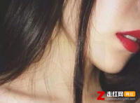 风把回忆摇落一地红是什么歌，红唇歌曲介绍