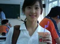 章泽天父亲是南京首富 不依附刘强东依然是个出色的女人