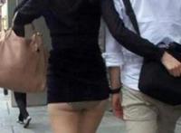 挑战裙子最短的极限图片 美女穿很短很短的裙子跳舞路出
