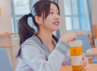你看镜子里我们的结合 这一切仿佛噩梦