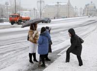 齐齐哈尔积雪2米 门口被积雪围堵37年最强暴雪威力太猛