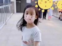 李小璐贾乃亮离婚后首同框 网友关心他们会不会复婚？