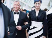李宇春老公是谁嫁78岁外国富翁真的吗 李宇春感情史最新消息