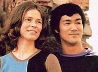 李小龙的妻子琳达现状 改嫁李小龙徒弟后遭抛弃如今单身生活