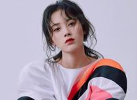 鞠婧祎被吻照片一脸陶醉是百合吗 鞠婧祎八卦和清纯外表真不符合