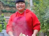 陕北霞姐一年赚多少钱 有网友曝年收入几百万是有的