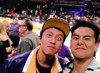 邓超彭于晏看球晒自拍 网友调侃娱乐圈著名沙雕终于相聚