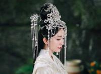 杨幂跳狐狸舞卖萌总算知道绰号怎么来的了 杨幂迪丽热巴隔空斗舞