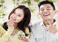 刘亚仁女友是宋慧乔还是林秀晶 传闻刘亚仁宋慧乔曾承认恋情