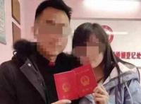 逃犯自首求先结婚怎么回事 深情女友勇敢守候民警陪同领证