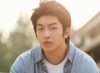 屈楚萧年龄多大了女朋友是谁 屈楚萧八卦被扒黑料微博小号暴露