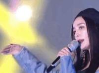 杨幂撞脸李小璐 两人对比照曝光不仔细看还真分不清