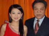 赵忠祥的现任妻子是谁？夫妻生活揭秘