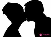 还没确定关系男生就强吻女生