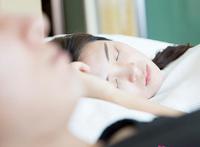 男人接吻伸舌头是什么意思