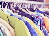 宝蓝色衣服适合搭配什么颜色好看