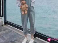 背带裤搭配什么鞋子好看呢