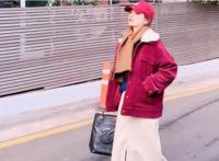 校长把校花按在桌上 醒来时他还在继续