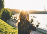 他的手抓住了我的小兔子 男票不停的蹭你是为什么