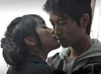 让我轻轻的告诉你，爱是多么的美好！