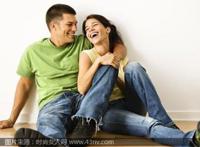 结婚前夕女友和前初恋男友搞一夜情