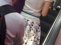 地铁偷拍男被解聘，该男子竟是一名领导干部