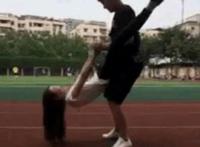 小姐口述真实双飞经历，有钱人都变态！