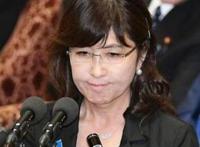 日防卫大臣被问哭，招架不住“机关炮”的追问
