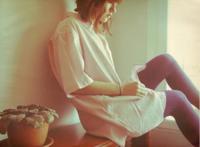 你不该背叛我们的婚姻，背叛了我也放不下!