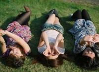 请别非礼我，闺蜜为何泒人非礼我！