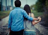 我们不能是朋友，再多看一眼都还是想拥有！